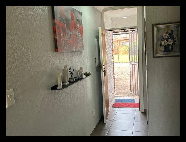 2 BEDROOM CLUSTER FOR SALE IN FREEWAY PARK